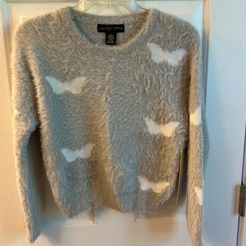 ⭐️ NWT super soft butterfly print sweater